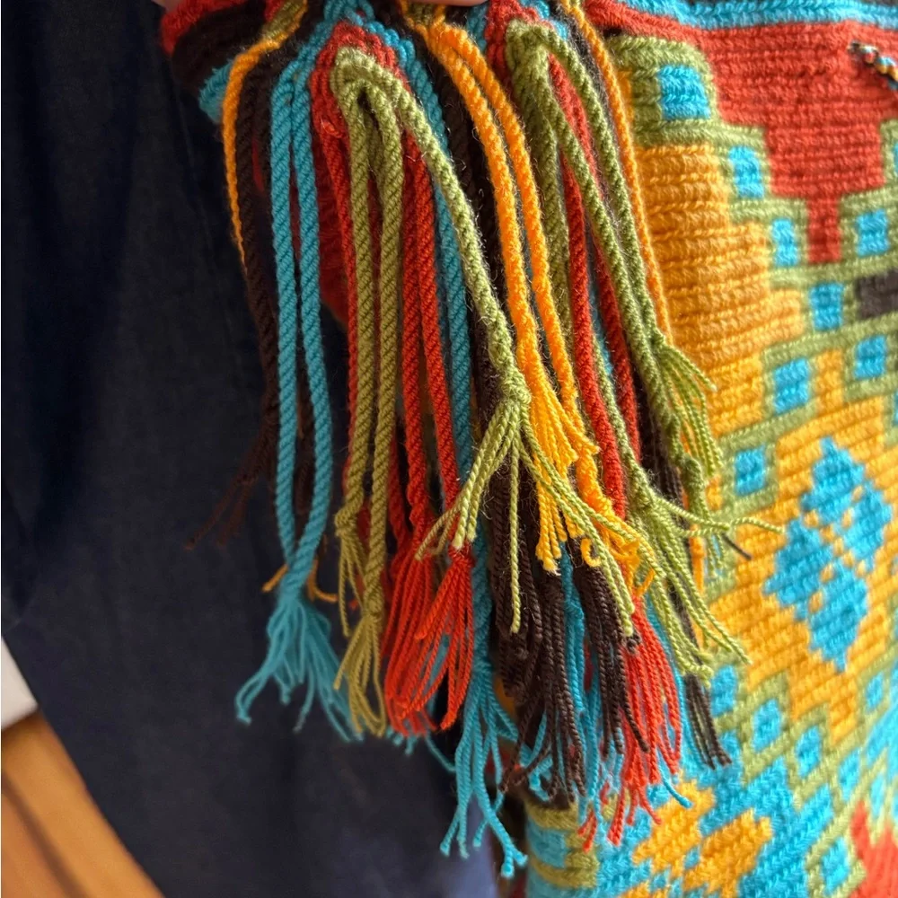 Colombian Wayuu Crochet Macramé Fringe Drawstring Bucket Crossbody Bag - Picture 5 of 7